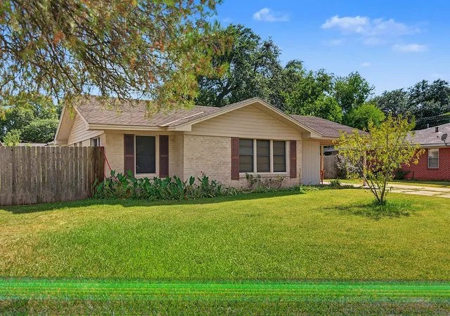 Photo 3 of Single family home for sale at 2604 Rosedale Pl, Bossier City, LA 71111 | MLS# 21365352 | Listing updated on 2026-08-21