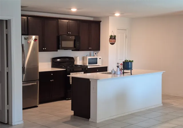 Photo 3 of Single family home for sale at 1533 Woodbrook Ln, Hutchins, TX 75141 | MLS# 21365299 | Listing updated on 2026-08-21