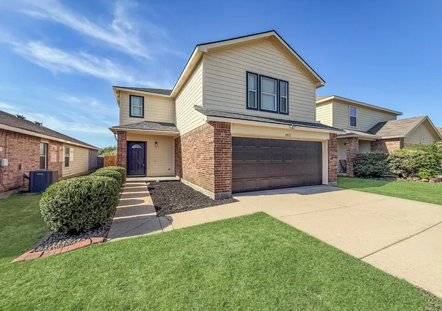 Photo 2 of Single family home for sale at 4913 Waterford Dr, Fort Worth, TX 76179 | MLS# 21365174 | Listing updated on 2026-10-03