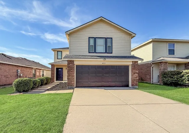 Photo 3 of Single family home for sale at 4913 Waterford Dr, Fort Worth, TX 76179 | MLS# 21365174 | Listing updated on 2026-10-03