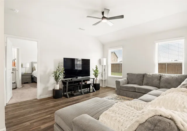Photo 3 of Single family home for sale at 3640 Chestnut Oak Dr, Dallas, TX 75253 | MLS# 21363117 | Listing updated on 2026-08-21