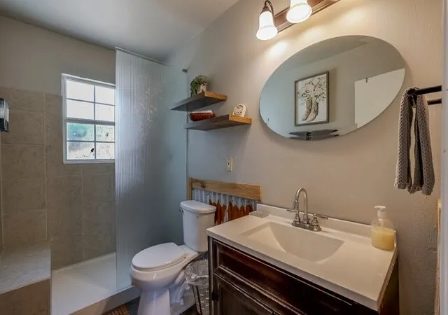 Photo 3 of Sale Pending at 821 Williams St, Waxahachie, TX 75165 | MLS# 21365384 | Listing updated on 2026-08-31