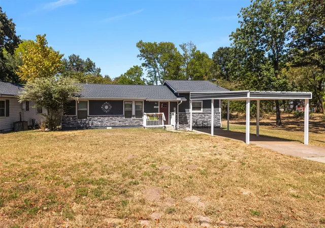 Photo 1 of Single family home for sale at 120 Memorial Dr, Gun Barrel City, TX 75156 | MLS# 21361891 | Listing updated on 2026-09-04