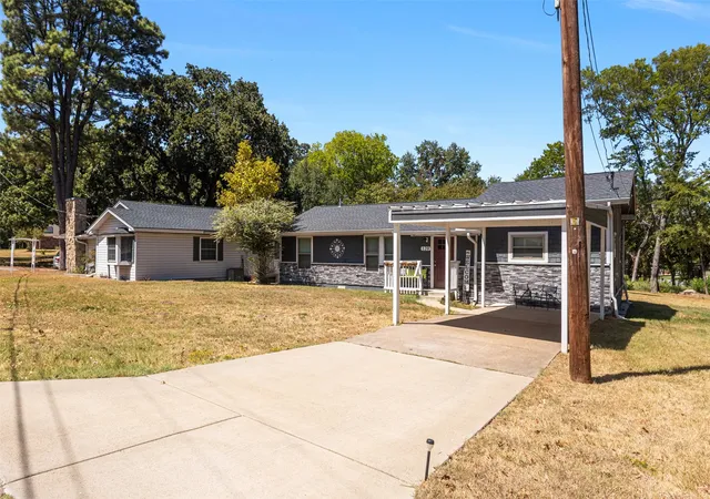 Photo 3 of Single family home for sale at 120 Memorial Dr, Gun Barrel City, TX 75156 | MLS# 21361891 | Listing updated on 2026-09-04