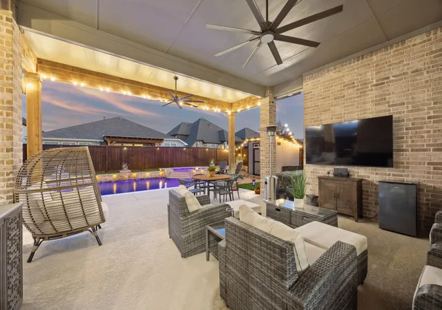Photo 3 of Single family home for sale at 6916 Basket Flower Rd, Flower Mound, TX 76226 | MLS# 21360502 | Listing updated on 2026-10-05