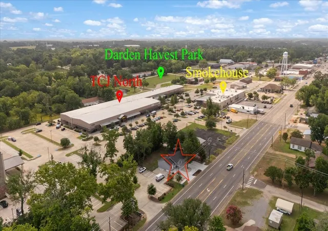 Photo 1 of Single family home for sale at 501 Main St, Lindale, TX 75771 | MLS# 21365338 | Listing updated on 2026-08-21