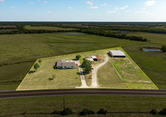 Photo 4 of Single family home for sale at 368 Fm 1566 E, Greenville, TX 75401 | MLS# 21365424 | Listing updated on 2026-08-24
