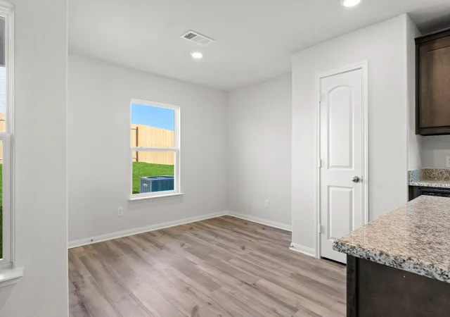 Photo 4 of Single family home for sale at 6315 Hyena Hollow Dr, Dallas, TX 75241 | MLS# 21365493 | Listing updated on 2026-08-21