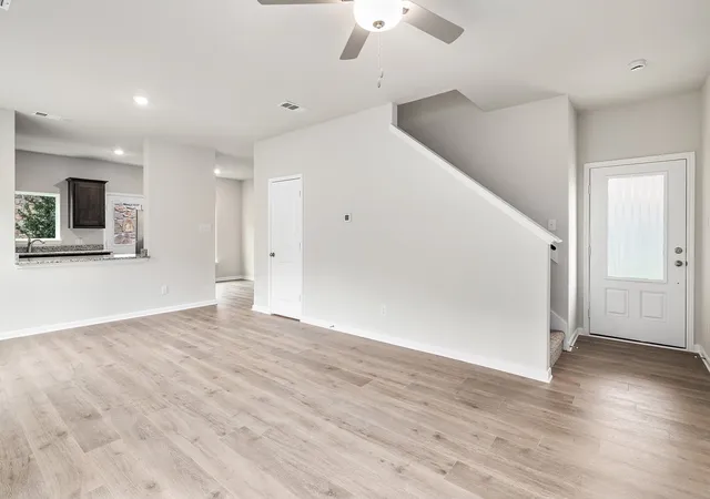 Photo 3 of Single family home for sale at 6314 Hyena Hollow Dr, Dallas, TX 75241 | MLS# 21365512 | Listing updated on 2026-08-21