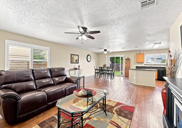 Photo 3 of Sale Pending at 2036 Moonlight Trl, Heartland, TX 75126 | MLS# 21363451 | Listing updated on 2026-09-16