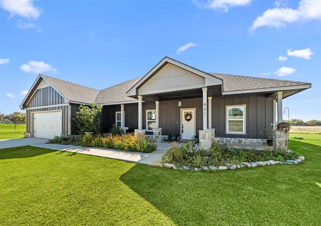 Photo 1 of Single family home for sale at 431 Advance Rd, Weatherford, TX 76088 | MLS# 21365442 | Listing updated on 2026-08-24