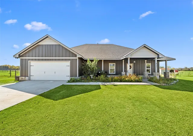 Photo 2 of Single family home for sale at 431 Advance Rd, Weatherford, TX 76088 | MLS# 21365442 | Listing updated on 2026-08-24