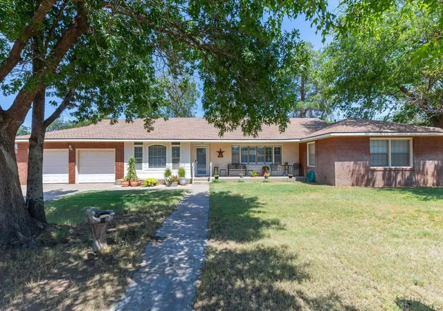 Photo 1 of Single family home for sale at 400 3rd St, Knox City, TX 79529 | MLS# 21365537 | Listing updated on 2026-08-26