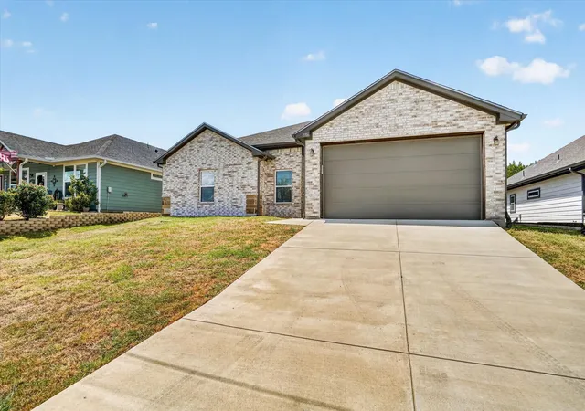 Photo 2 of Single family home for sale at 2706 San Gabriel Dr, Granbury, TX 76048 | MLS# 21365515 | Listing updated on 2026-09-18