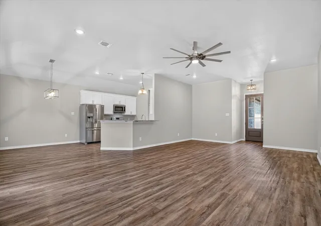Photo 3 of Single family home for sale at 2706 San Gabriel Dr, Granbury, TX 76048 | MLS# 21365515 | Listing updated on 2026-09-18