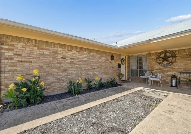 Photo 3 of Single family home for sale at 2903 Country Pl Ct, Carrollton, TX 75006 | MLS# 21364751 | Listing updated on 2026-08-21