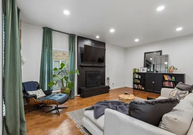 Photo 2 of Condo for sale at 3335 Prescott Ave #3335, Dallas, TX 75219 | MLS# 21364983 | Listing updated on 2026-08-22
