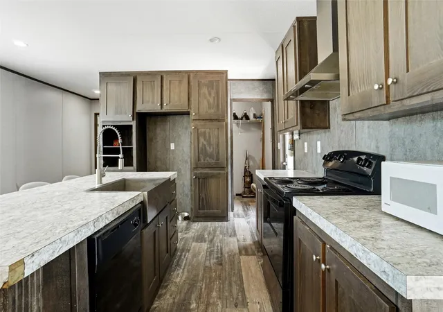 Photo 4 of Manufactured home for sale at 1279 Ham Bates Rd, Whitesboro, TX 76273 | MLS# 21365614 | Listing updated on 2026-09-30