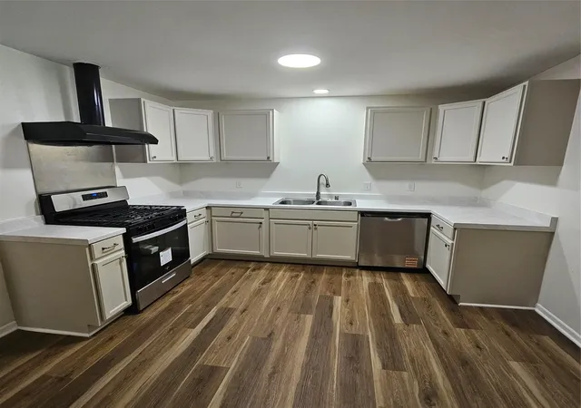 Photo 3 of Single family home for sale at 520 Faulkner Ln, Waco, TX 76704 | MLS# 21365637 | Listing updated on 2026-09-07
