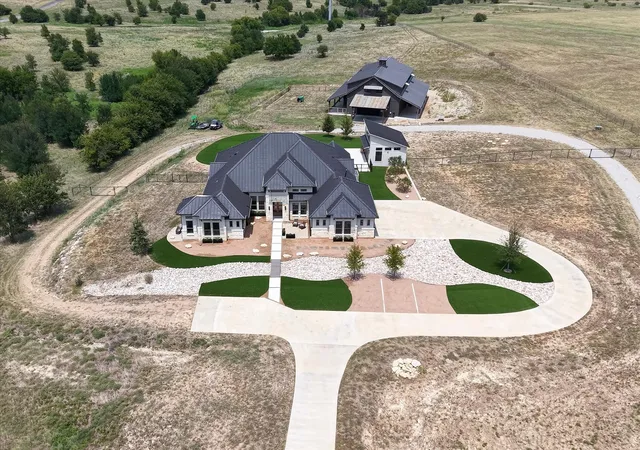 Photo 2 of Mansion for sale at 11103 E Rocky Crk Rd, Crowley, TX 76036 | MLS# 21342991 | Listing updated on 2026-10-08