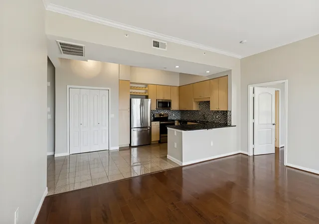 Photo 2 of Condo for sale at 3225 Turtle Creek Blvd #1111, Dallas, TX 75219 | MLS# 21364051 | Listing updated on 2026-08-30