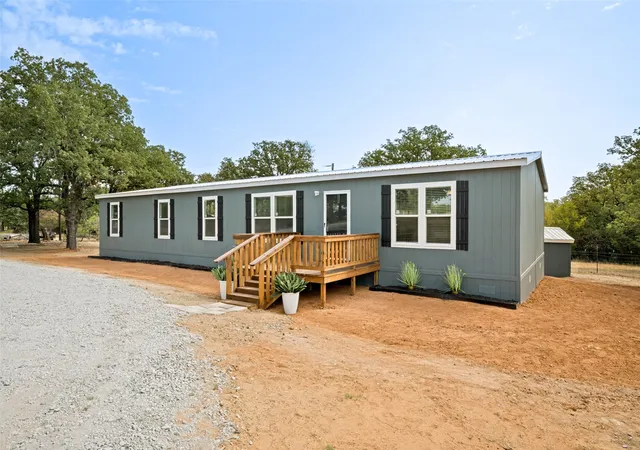 Photo 3 of Sale Pending at 177 Private Road 3486, Paradise, TX 76073 | MLS# 21361378 | Listing updated on 2026-09-29