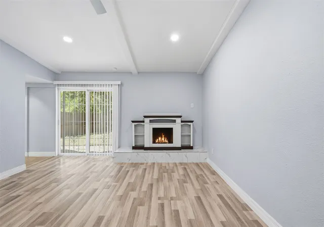 Photo 4 of Single family home for sale at 831 Kelso Dr, Dallas, TX 75211 | MLS# 21362243 | Listing updated on 2026-09-01