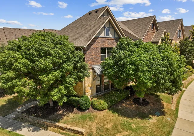Photo 3 of Townhouse for sale at 7224 Chief Spotted Tail Dr, Mc Kinney, TX 75070 | MLS# 21354196 | Listing updated on 2026-08-21