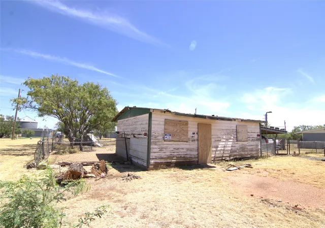 Photo 2 of Single family home for sale at 1331 Avenue G, Anson, TX 79501 | MLS# 21365617 | Listing updated on 2026-08-21