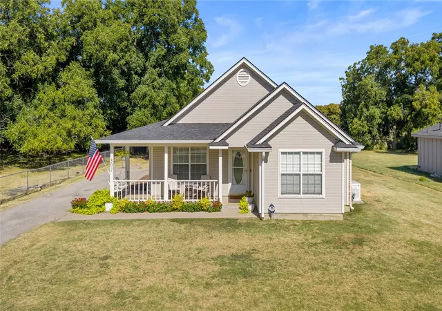 Photo 1 of Sale Pending at 301 S Porch St, Tioga, TX 76271 | MLS# 21365820 | Listing updated on 2026-09-30