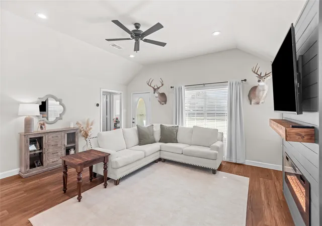 Photo 3 of Sale Pending at 301 S Porch St, Tioga, TX 76271 | MLS# 21365820 | Listing updated on 2026-09-30