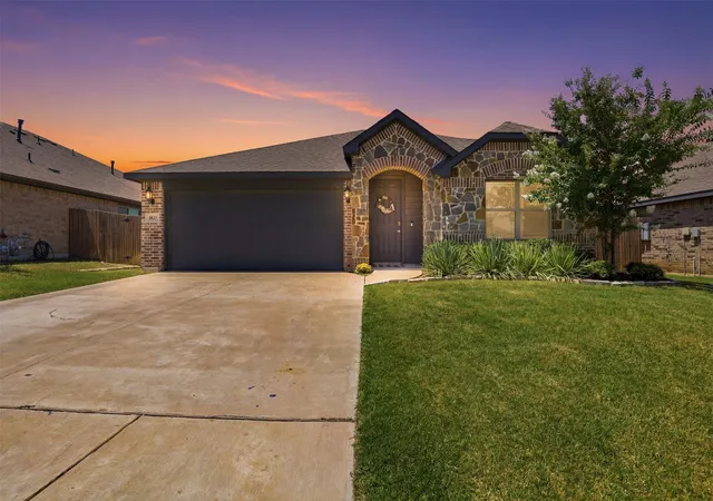 Photo 1 of Single family home for sale at 1032 Fairfax Dr, Godley, TX 76044 | MLS# 21360615 | Listing updated on 2026-08-31