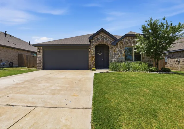 Photo 2 of Single family home for sale at 1032 Fairfax Dr, Godley, TX 76044 | MLS# 21360615 | Listing updated on 2026-08-31