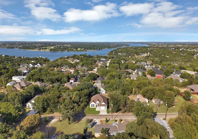 Photo 4 of Single family home for sale at 4713 Llano St, Granbury, TX 76048 | MLS# 21365853 | Listing updated on 2026-08-21