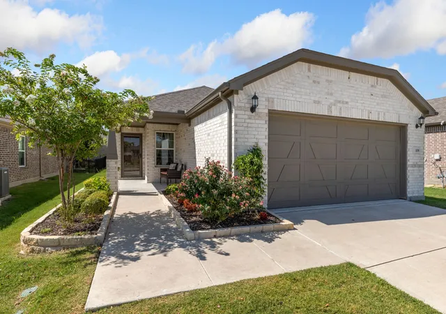 Photo 1 of Single family home for sale at 108 Sleepy Willow Ln, Mc Kinney, TX 75071 | MLS# 21365450 | Listing updated on 2026-09-29