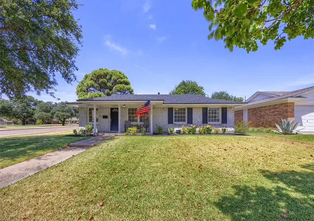 Photo 3 of Sale Pending at 11303 Rupley Ln, Dallas, TX 75218 | MLS# 21364007 | Listing updated on 2026-08-31