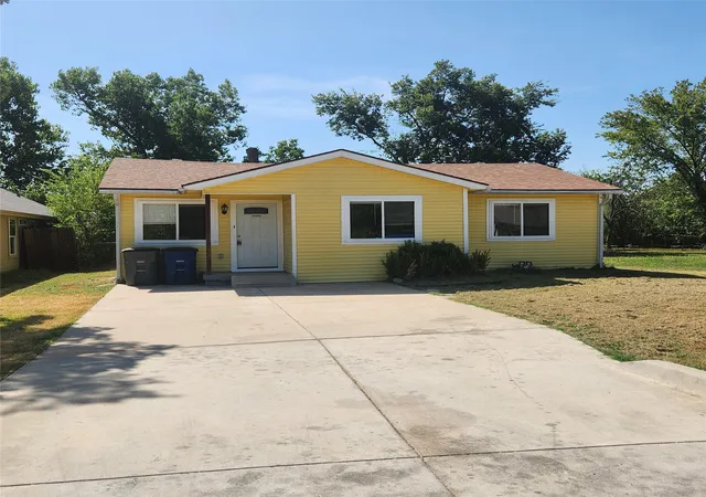 Photo 1 of Sale Pending at 6028 Billingsley St, Sachse, TX 75048 | MLS# 21365870 | Listing updated on 2026-09-26
