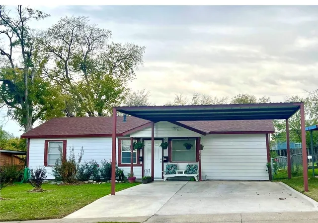 Single family home for sale at 1328 E Jessamine St, Fort Worth, TX 76104 | MLS# 21365879