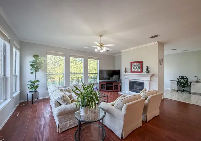 Photo 3 of Single family home for sale at 812 Kilbridge Ln, Coppell, TX 75019 | MLS# 21363475 | Listing updated on 2026-10-02