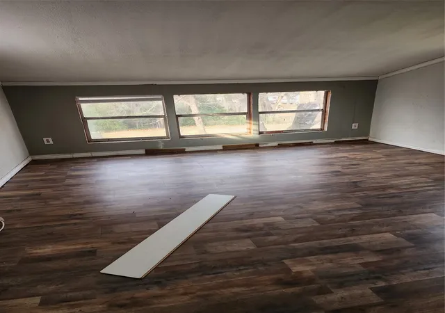Photo 4 of Single family home for sale at 121 Dardenwood Wy, Payne Springs, TX 75156 | MLS# 21365885 | Listing updated on 2026-08-21