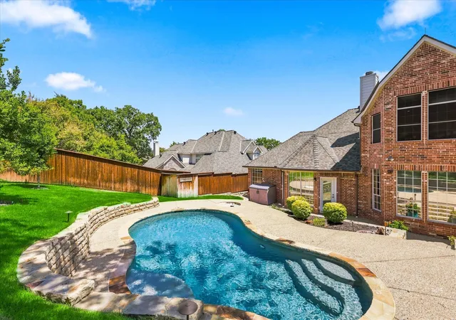 Photo 4 of Single family home for sale at 708 Lakeway Dr, Keller, TX 76248 | MLS# 21364717 | Listing updated on 2026-10-08