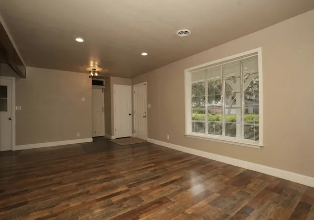 Photo 4 of Single family home for sale at 6133 Horton Ave, Shreveport, LA 71105 | MLS# 21365643 | Listing updated on 2026-08-23