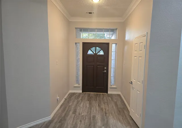 Photo 3 of Single family home for sale at 5200 White Hills Dr, Fort Worth, TX 76137 | MLS# 21365722 | Listing updated on 2026-08-21