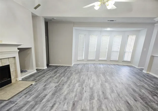 Photo 4 of Single family home for sale at 5200 White Hills Dr, Fort Worth, TX 76137 | MLS# 21365722 | Listing updated on 2026-08-21