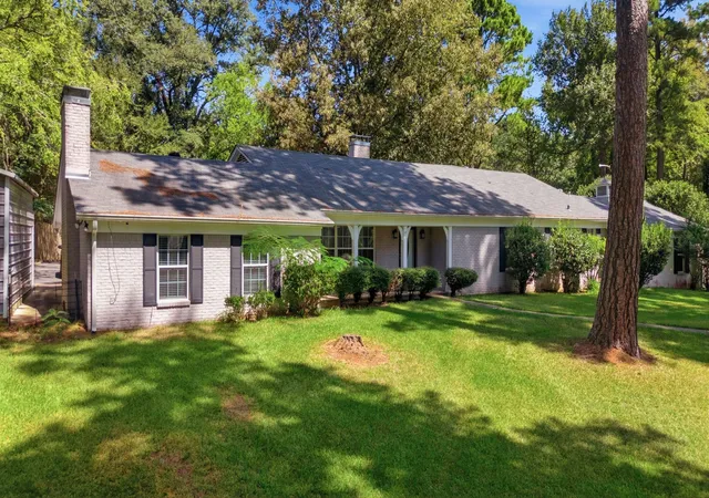 Photo 2 of Single family home for sale at 1316 Pine Hill Dr, Jefferson, TX 75657 | MLS# 21365884 | Listing updated on 2026-08-21