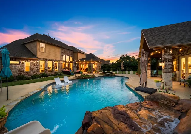 Photo 2 of Single family home for sale at 798 Amherst Dr, Rockwall, TX 75087 | MLS# 21363995 | Listing updated on 2026-08-27