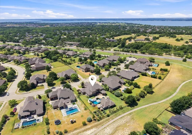 Photo 4 of Single family home for sale at 798 Amherst Dr, Rockwall, TX 75087 | MLS# 21363995 | Listing updated on 2026-08-27