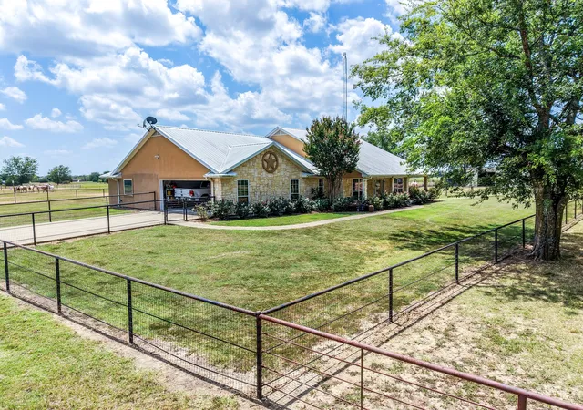 Photo 2 of Single family home for sale at 3503 State Hwy 276, Emory, TX 75440 | MLS# 21365829 | Listing updated on 2026-09-16