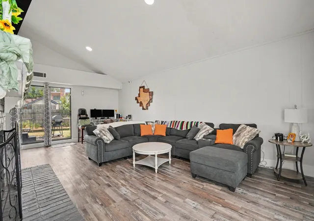 Photo 2 of Single family home for sale at 3217 Knights Haven Ln, Garland, TX 75044 | MLS# 21364392 | Listing updated on 2026-08-27