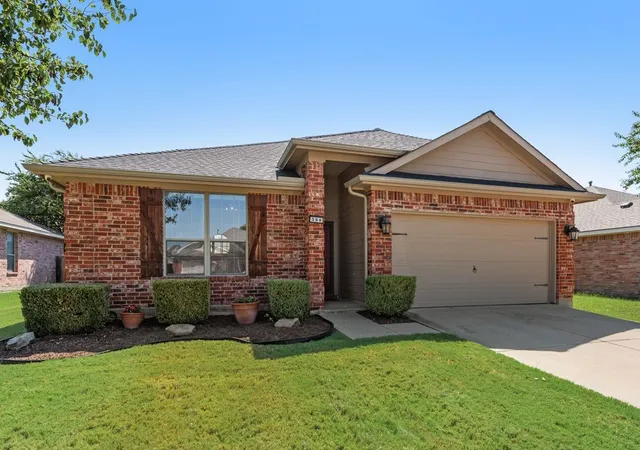 Photo 2 of Single family home for sale at 390 Elk Trl, Melissa, TX 75454 | MLS# 21359489 | Listing updated on 2026-08-29